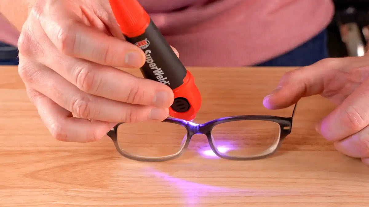 SuperWeld™ Light Activated Instant Glue